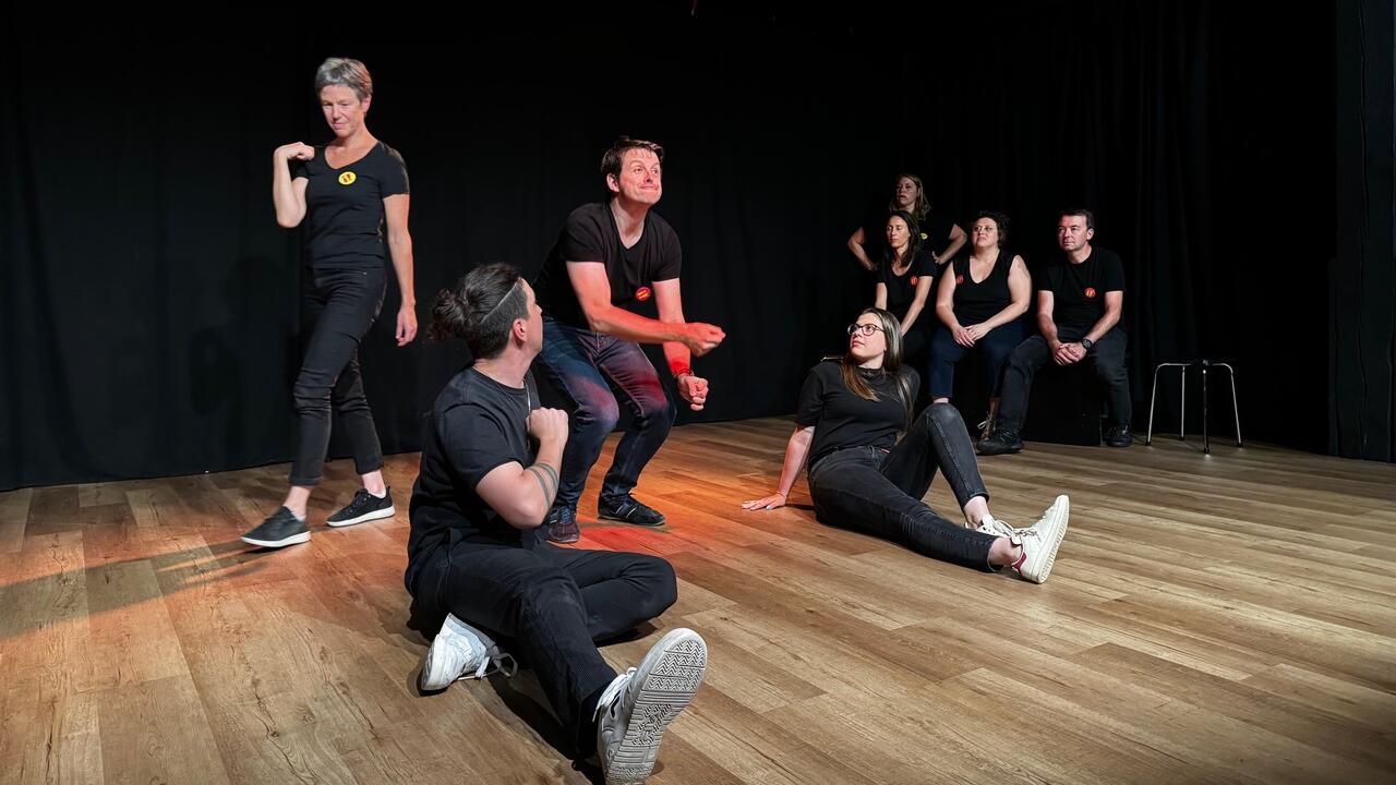 Les Improcétout! sur scène lors d’un spectacle d’improvisation
